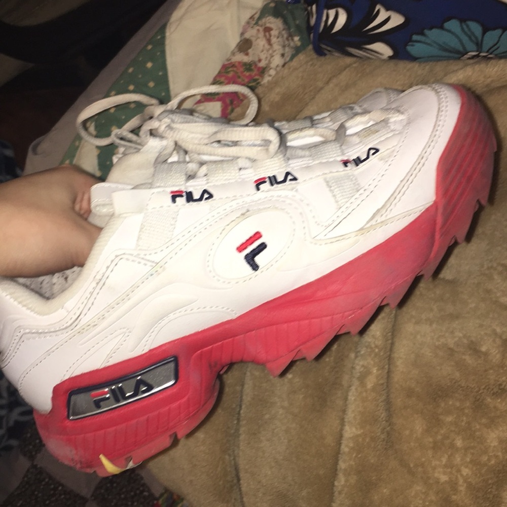 Filas red and white size 8